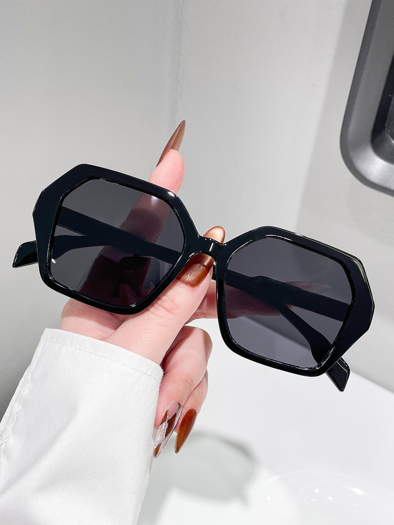 Retro Polygons Frame Fashion glasses Thickened Design European American Style for Daily Wear And Photography Trendy Personality чёрный
Retro Polygons Frame Fashion glasses Thickened Design European American Style for Daily Wear And Photography Trendy Personality чёрный