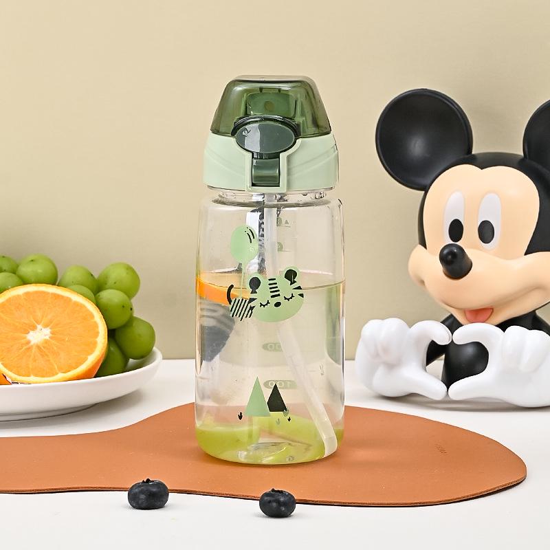 Student Straw Water Bottle: High Temperature Resistant, Cute Cartoon Design, Portable, Large Capacity, Direct Drinking, Plastic Cup. 550ml
Student Straw Water Bottle: High Temperature Resistant, Cute Cartoon Design, Portable, Large Capacity, Direct Drinking, Plastic Cup. 550ml
