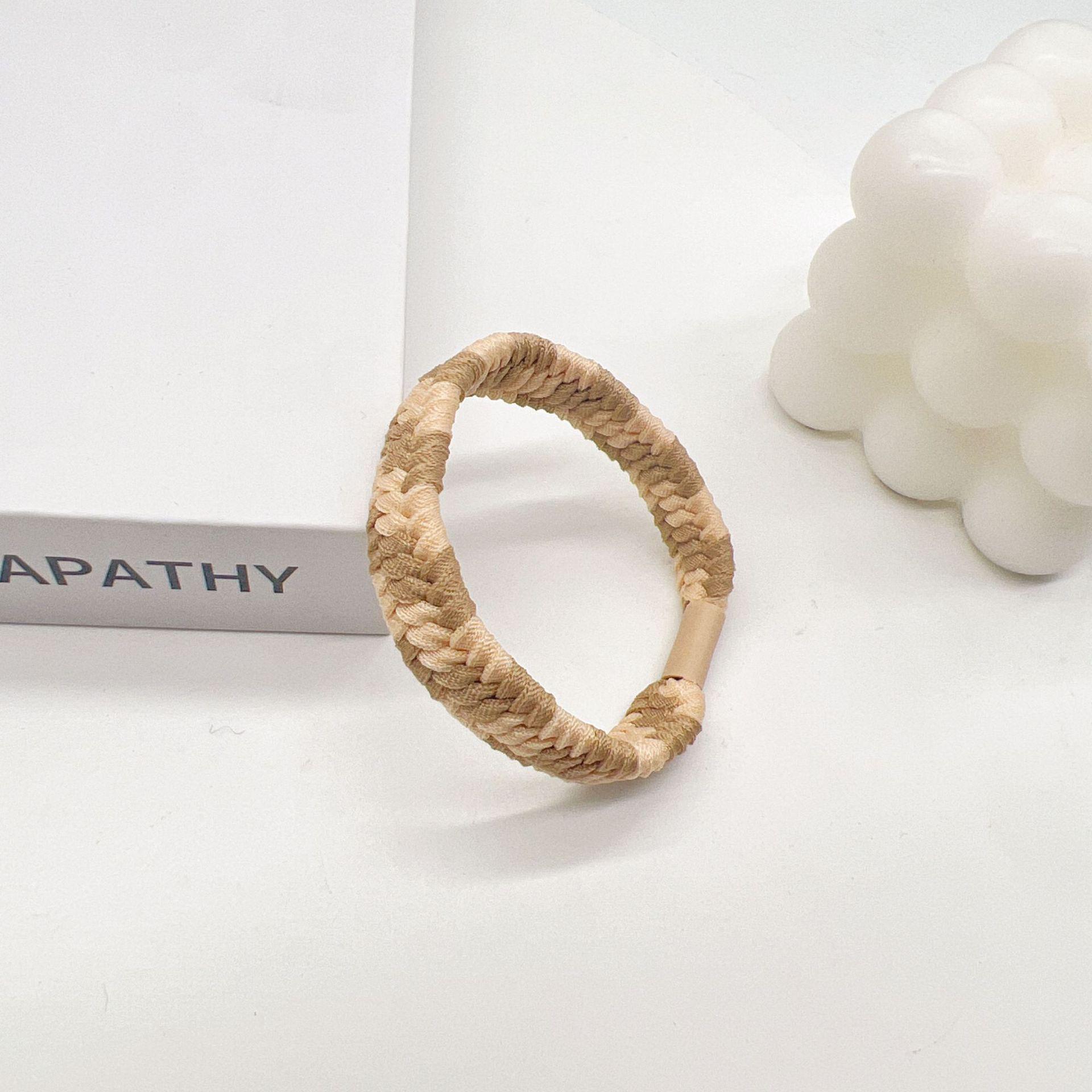 Плетеная эластичная резинка для волос цвета молочного кофе - простой, высокоэластичный аксессуар для волос бежевый
Плетеная эластичная резинка для волос цвета молочного кофе - простой, высокоэластичный аксессуар для волос бежевый