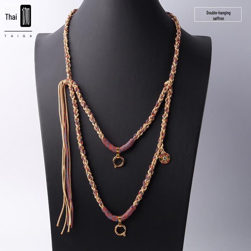 Тайский амулет двойной шнурок: Плетеный вручную хлопковый шнур с быстросъемной пряжкой, украшенный золотыми и нефритовыми подвесками Тханка – Мягкий и приятный для кожи Default
Тайский амулет двойной шнурок: Плетеный вручную хлопковый шнур с быстросъемной пряжкой, украшенный золотыми и нефритовыми подвесками Тханка – Мягкий и приятный для кожи Default