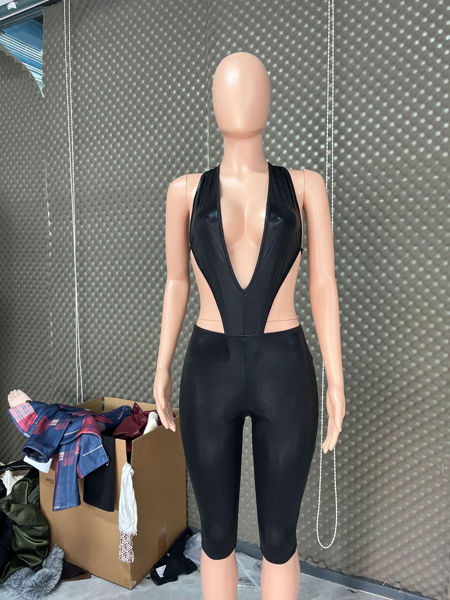 2025 Sexy Deep V Halter Backless Ice Silk Crop Top and Tight Pants Set L чёрный
2025 Sexy Deep V Halter Backless Ice Silk Crop Top and Tight Pants Set L чёрный