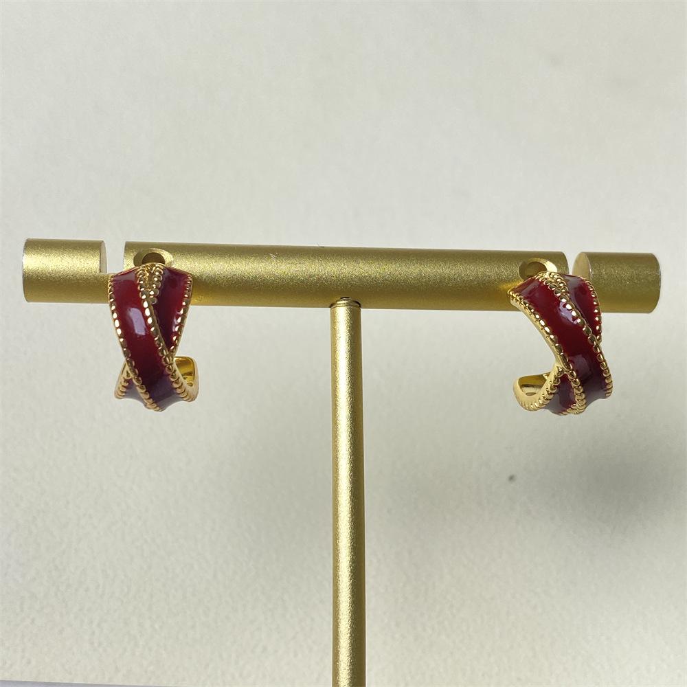Retro Red Electroplated C-Shaped 925 Silver Earrings: High-End, Light Luxury Fashion for Women
Retro Red Electroplated C-Shaped 925 Silver Earrings: High-End, Light Luxury Fashion for Women