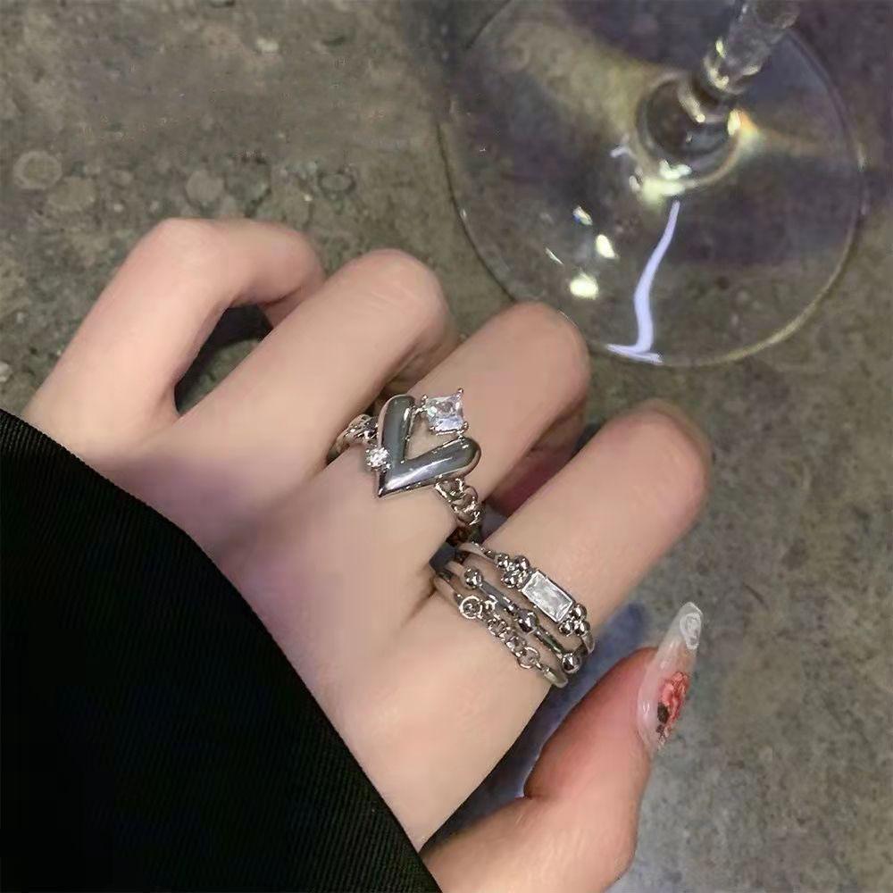 Elegant Temperament Retro Chain Korean Style Rings Women Rings Heart Rings Fashion Jewelry
Elegant Temperament Retro Chain Korean Style Rings Women Rings Heart Rings Fashion Jewelry