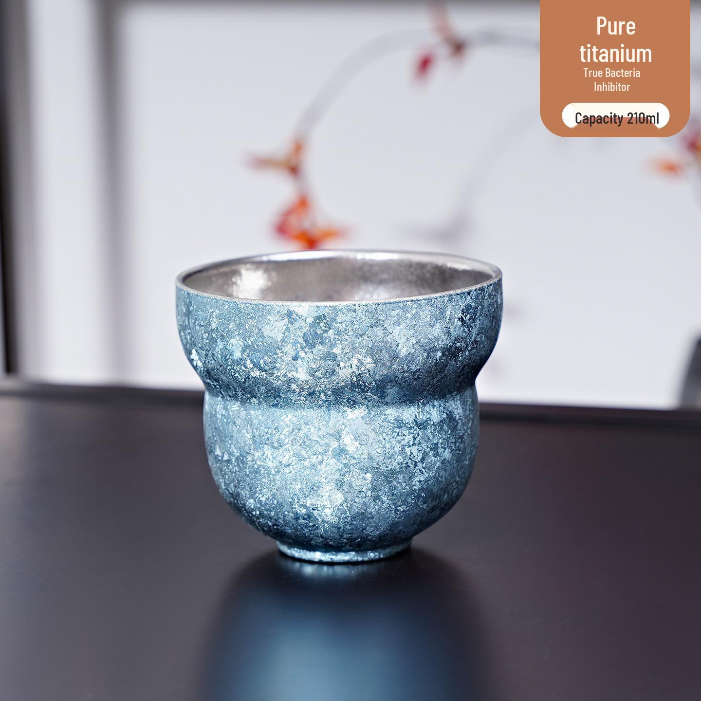 Large Pure Titanium Double-Layered Ice Flower Gourd Tea Cup - Portable, Antibacterial, Insulated & Drop-Resistant 210ml
Large Pure Titanium Double-Layered Ice Flower Gourd Tea Cup - Portable, Antibacterial, Insulated & Drop-Resistant 210ml