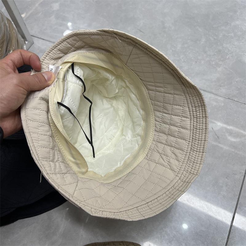 Autumn and winter down cotton face small bucket hat women light warm cold bucket hat simple plaid basin hat versatile M(56-58cm) бежевий
Autumn and winter down cotton face small bucket hat women light warm cold bucket hat simple plaid basin hat versatile M(56-58cm) бежевий