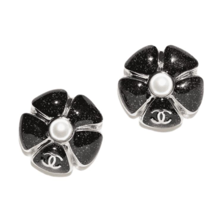 Chanel 26C Early Spring Resort Collection Floral Design Metal Earrings Women earrings Silver Black Pearl-White ABG899-B22988-U6096 Box+Padding Board
Chanel 26C Early Spring Resort Collection Floral Design Metal Earrings Women earrings Silver Black Pearl-White ABG899-B22988-U6096 Box+Padding Board