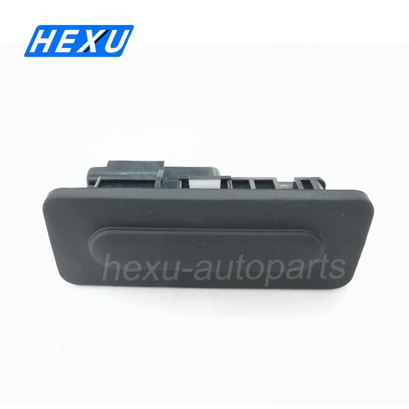 Кнопка переключения багажника на задней двери для Citroen C4 2014-Peugeot 208 I 2015-308 3008 2018- 
Кнопка переключения багажника на задней двери для Citroen C4 2014-Peugeot 208 I 2015-308 3008 2018-