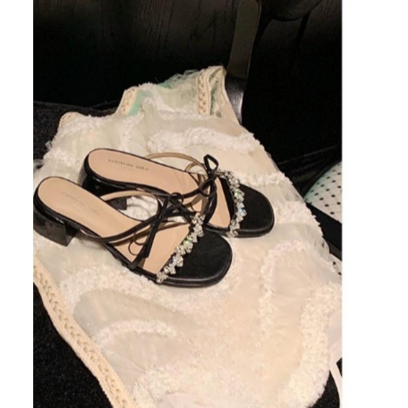 Water Diamond Shoes One-shoulder Thick-heeled Shoes Women s Flip-flops 34 чорний
Water Diamond Shoes One-shoulder Thick-heeled Shoes Women s Flip-flops 34 чорний