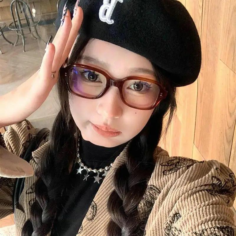 Очки в ретро квадратной оправе, женские красные очки для чтения компьютера, прозрачные синие светоблокирующие очки, винтажные декоративные очки
Очки в ретро квадратной оправе, женские красные очки для чтения компьютера, прозрачные синие светоблокирующие очки, винтажные декоративные очки