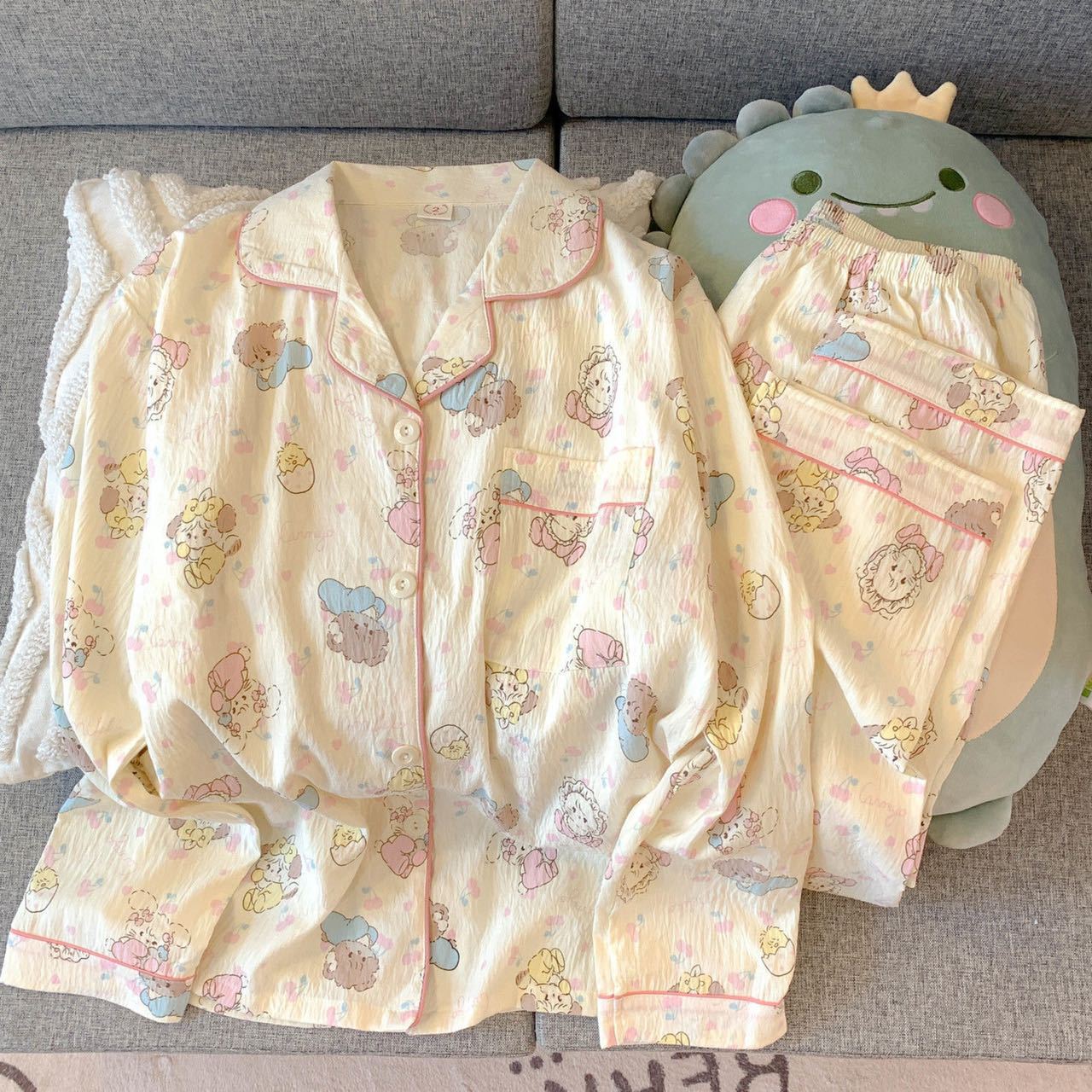 Solid pajamas women s spring and autumn clouds cotton lapel cardigan long-sleeved trousers loose and sweet loungewear set m (universal size 2)
Solid pajamas women s spring and autumn clouds cotton lapel cardigan long-sleeved trousers loose and sweet loungewear set m (universal size 2)