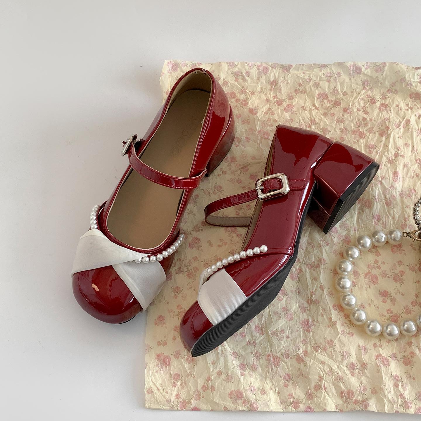 Серебристые туфли на толстом каблуке во французском сказочном стиле, с открытым мыском, одинарные туфли женские, лето 2025, новинка, с юбкой, ретро туфли Мэри Джейн 40 бордовый
Серебристые туфли на толстом каблуке во французском сказочном стиле, с открытым мыском, одинарные туфли женские, лето 2025, новинка, с юбкой, ретро туфли Мэри Джейн 40 бордовый