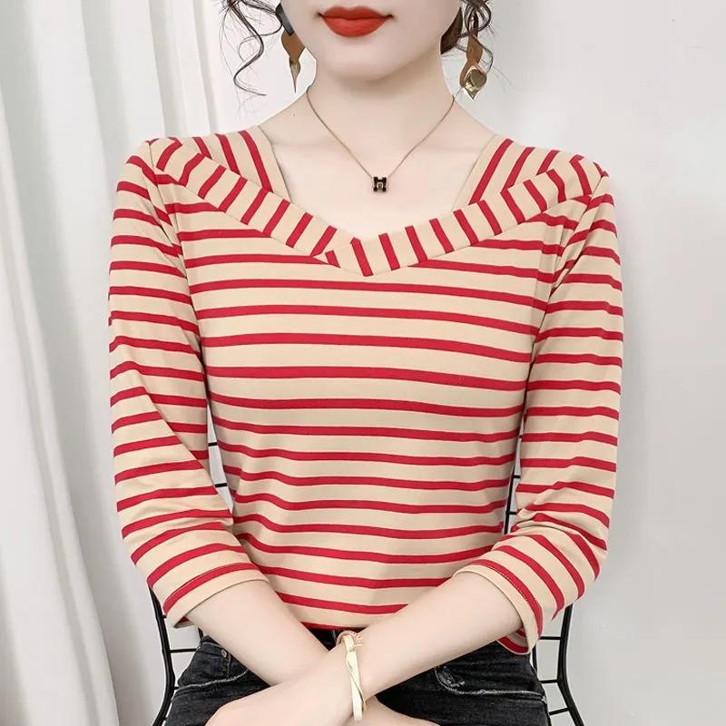 Spring and Autumn New Korean Style Three Quarter Sleeve T-shirt Women s Striped Slim V Neck Versatile T-Shirt Bottoming Shirt XL червоний
Spring and Autumn New Korean Style Three Quarter Sleeve T-shirt Women s Striped Slim V Neck Versatile T-Shirt Bottoming Shirt XL червоний