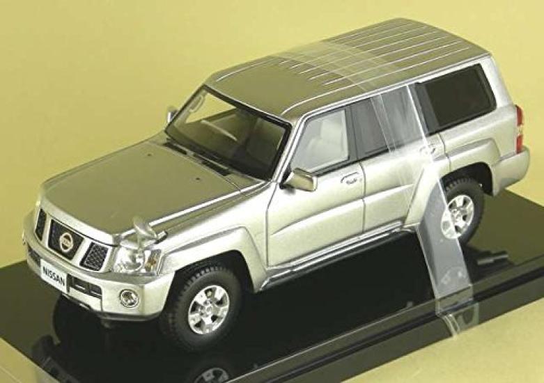 SAFARI Grand Road Limited Готовый продукт цвета «бриллиантовое серебро» WIT S 1/43
SAFARI Grand Road Limited Готовый продукт цвета «бриллиантовое серебро» WIT S 1/43