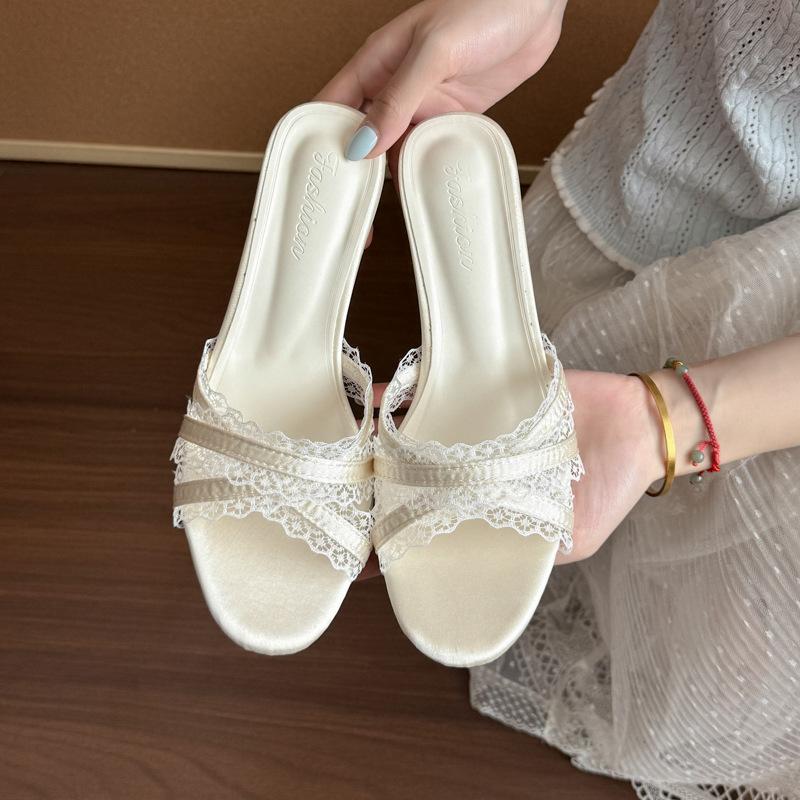 2025 summer new round head thin heel high heel temperament thin fashion beautiful open-toed women s slippers 39 шампанського
2025 summer new round head thin heel high heel temperament thin fashion beautiful open-toed women s slippers 39 шампанського