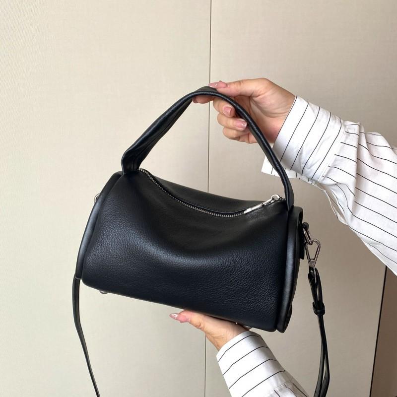 Head Layer Cowhide Natural Fall Fashionable Pillow Women s Bag Soft Leather Retro High-end Handbag Shoulder 25x12x14cm чёрный
Head Layer Cowhide Natural Fall Fashionable Pillow Women s Bag Soft Leather Retro High-end Handbag Shoulder 25x12x14cm чёрный
