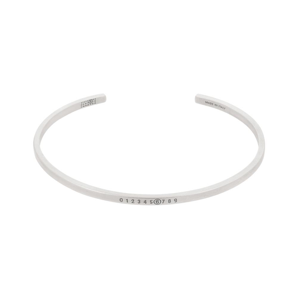 Maison Margiela Логотип з гравіюванням Номерний Браслет на манжету 3 мм Sm7uy0054 Sv0310 968 SM7UY0054 SV0310 968 (8)
Maison Margiela Логотип з гравіюванням Номерний Браслет на манжету 3 мм Sm7uy0054 Sv0310 968 SM7UY0054 SV0310 968 (8)