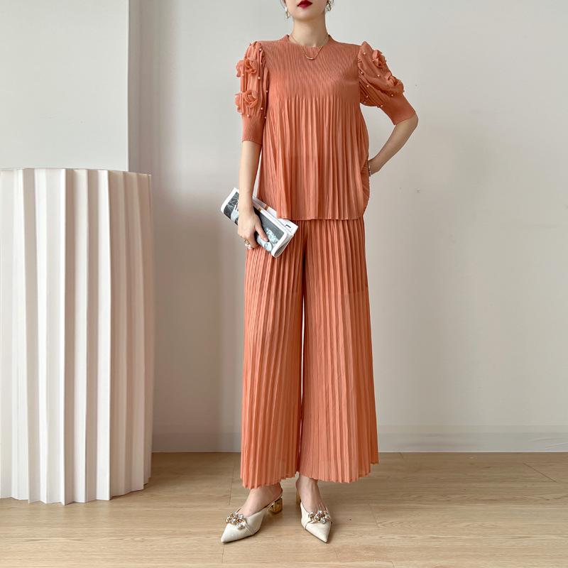 Summer 2023 Beaded Two-Piece Set: Slimming Pleated Short Sleeve Top & Loose Wide-Leg Pants One Size оливковий колір
Summer 2023 Beaded Two-Piece Set: Slimming Pleated Short Sleeve Top & Loose Wide-Leg Pants One Size оливковий колір