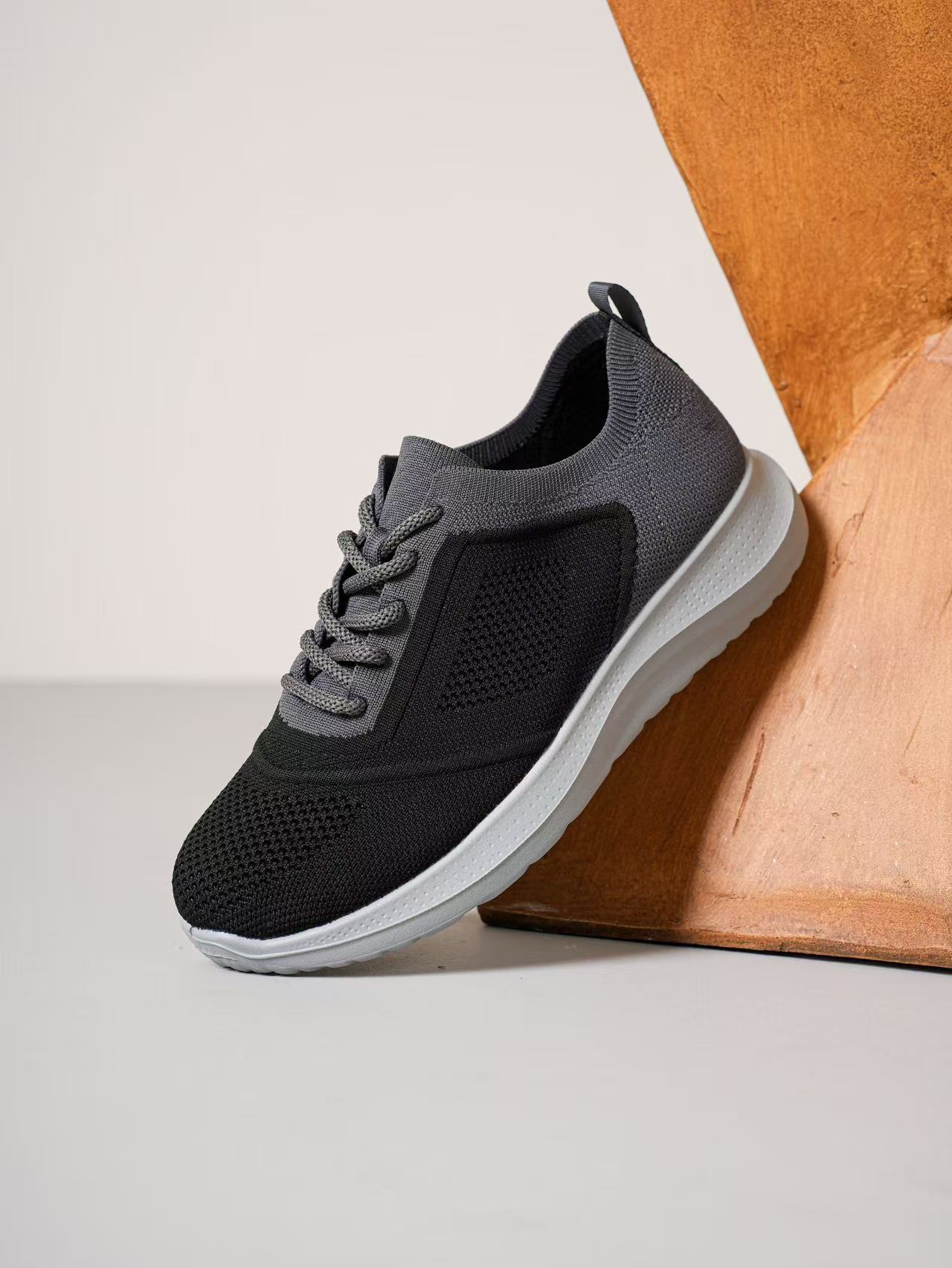 2026 spring lace-up cushioning running shoes men s and women s fly-woven outdoor lightweight and breathable casual sports shoes large size 40
2026 spring lace-up cushioning running shoes men s and women s fly-woven outdoor lightweight and breathable casual sports shoes large size 40