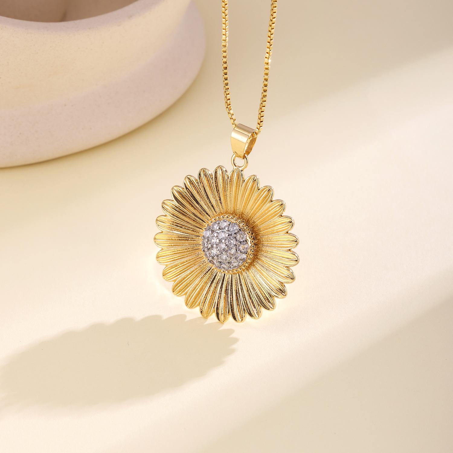 Nidin Light Luxury Textured Daisy Flower Necklace Cubic Zirconia Pendant Vintage Old Money Style For Women Daily Party Jewelry золотий
Nidin Light Luxury Textured Daisy Flower Necklace Cubic Zirconia Pendant Vintage Old Money Style For Women Daily Party Jewelry золотий