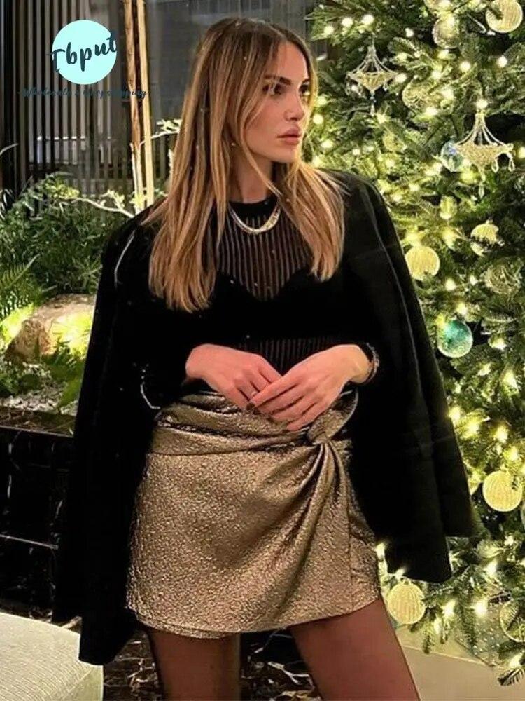 Women Fashion Pleats Skirt Short Ladies Chic Knotted High Waisted Street Shorts 2024 New Female Solid High Streetwear Pants
Women Fashion Pleats Skirt Short Ladies Chic Knotted High Waisted Street Shorts 2024 New Female Solid High Streetwear Pants