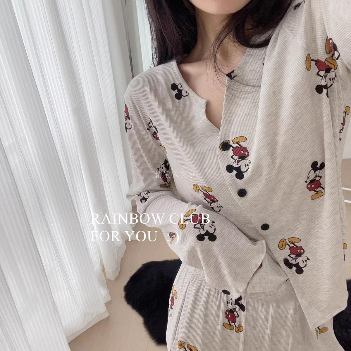 Cute cartoon Mickey pajamas women s spring and autumn long-sleeved new fat mm large size catties loungewear spot m【 35-50kg 】
Cute cartoon Mickey pajamas women s spring and autumn long-sleeved new fat mm large size catties loungewear spot m【 35-50kg 】