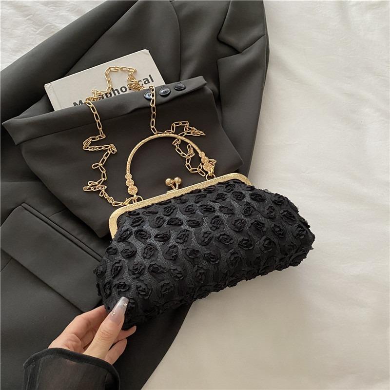 New Fashion Versatile Flower Pearl Bag One Shoulder Crossbody Dinner Bag Bridal Dress Bag Banquet Clutch Bag
New Fashion Versatile Flower Pearl Bag One Shoulder Crossbody Dinner Bag Bridal Dress Bag Banquet Clutch Bag