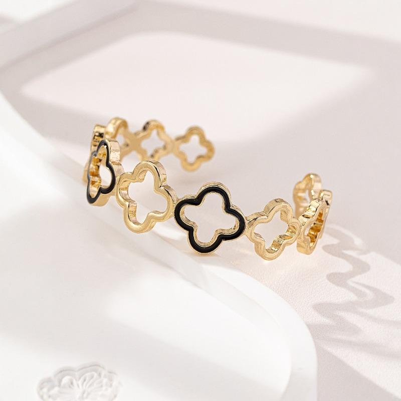 Meier Sense of design elegantcut outsense of design elegantclassy women bracelet
Meier Sense of design elegantcut outsense of design elegantclassy women bracelet