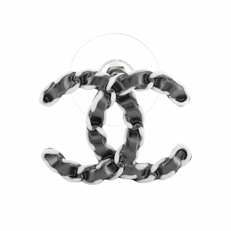 CHANEL leather chain cc logo leather metal earrings for women золотий
CHANEL leather chain cc logo leather metal earrings for women золотий