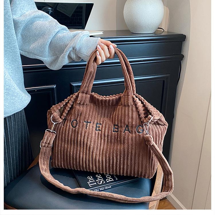 Fashiable Women Shoulder Bag Large Capacity Corduroy Letter Tote Handle Bag Casual Design Textured and Casual Bags for Travel
Fashiable Women Shoulder Bag Large Capacity Corduroy Letter Tote Handle Bag Casual Design Textured and Casual Bags for Travel