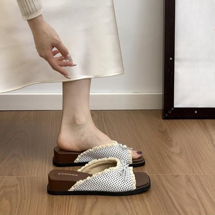 Flip-flops Women s Shoes, New Style, Thick-soled Shoes 40 бежевий
Flip-flops Women s Shoes, New Style, Thick-soled Shoes 40 бежевий
