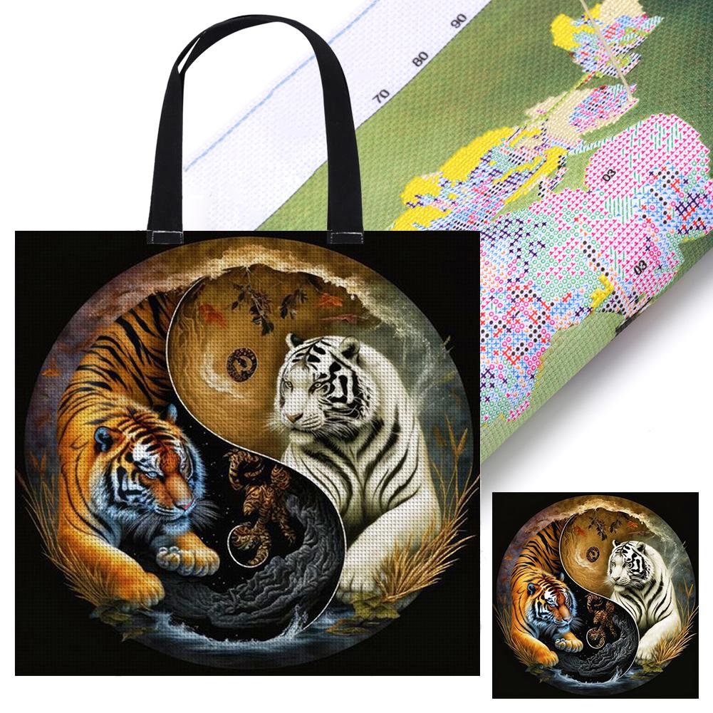 11CT Tai Chi Yin Yang Diagram Embroidery Kit Персонализированная сумка Набор для ручного вышивания Сумка для ручной вышивки крестиком для начинающих тигровый
11CT Tai Chi Yin Yang Diagram Embroidery Kit Персонализированная сумка Набор для ручного вышивания Сумка для ручной вышивки крестиком для начинающих тигровый