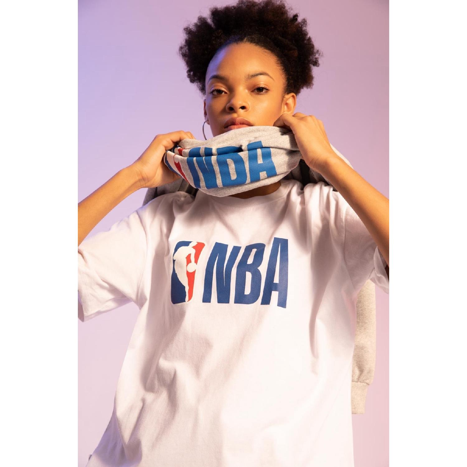 Спортивная футболка с коротким рукавом и принтом Fit Nba Licensed Oversize с круглым вырезом и принтом
Спортивная футболка с коротким рукавом и принтом Fit Nba Licensed Oversize с круглым вырезом и принтом