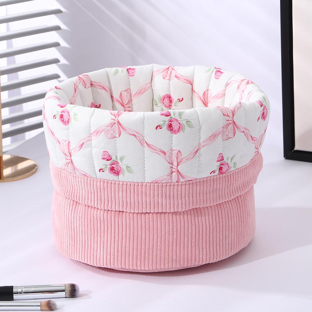 Роскошная круглая косметичка большой вместимости - Дизайн с поперечными фитилями для удобного хранения косметики
Роскошная круглая косметичка большой вместимости - Дизайн с поперечными фитилями для удобного хранения косметики