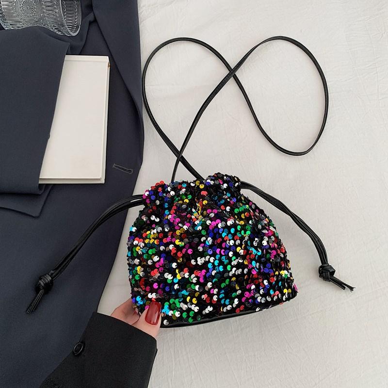 Премиум-сумка-ведро с пайетками, женская, весна-лето 2025, новая модная сумка через плечо, сумка-мессенджер с пересечением границ разноцветный
Премиум-сумка-ведро с пайетками, женская, весна-лето 2025, новая модная сумка через плечо, сумка-мессенджер с пересечением границ разноцветный