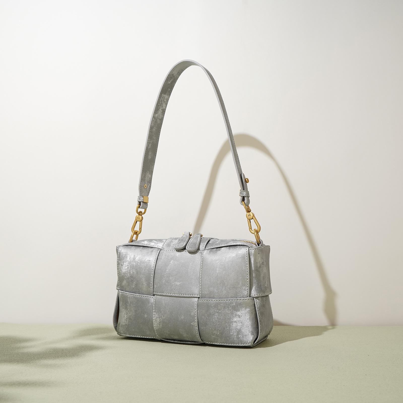 Small Square Bag, Bucket Bag, Chinese-style Hand-held Woven Bag, Single-shoulder Underarm Bag, Women s Leather Crossbody Bag чёрный
Small Square Bag, Bucket Bag, Chinese-style Hand-held Woven Bag, Single-shoulder Underarm Bag, Women s Leather Crossbody Bag чёрный