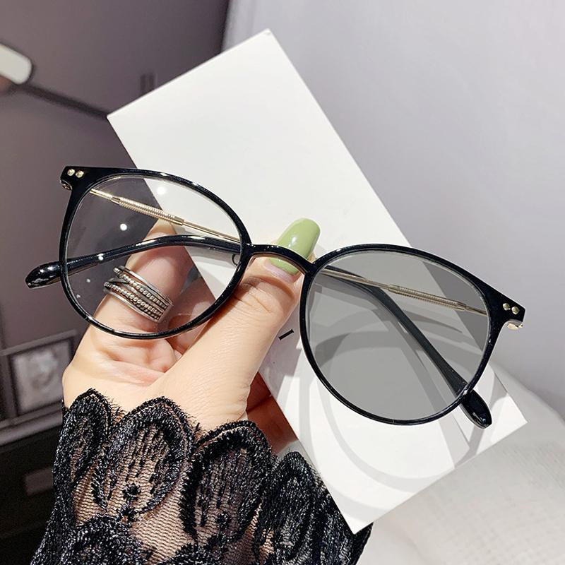 Fashion Photochromic Myopia Glasses Retro Round Anti-Blue Light Eyeglasses Outdoor Protective Eyewear Diopter 0 To -4.0 0 чорний
Fashion Photochromic Myopia Glasses Retro Round Anti-Blue Light Eyeglasses Outdoor Protective Eyewear Diopter 0 To -4.0 0 чорний