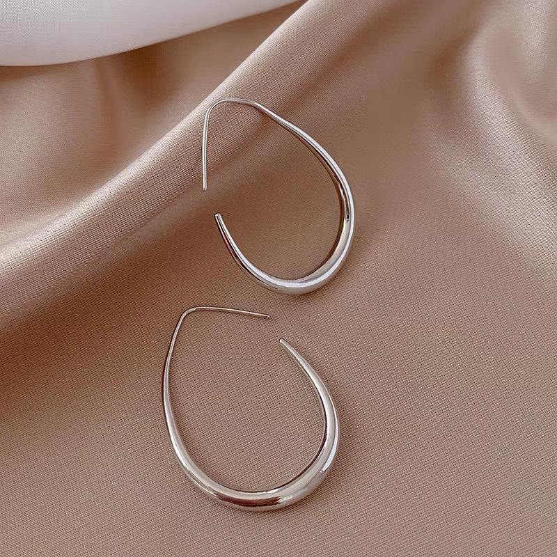 Geometric Oval Hoop Earrings for Women Simple Desgin Earrings Party Wedding Fashion Jewelry Accessories срібний
Geometric Oval Hoop Earrings for Women Simple Desgin Earrings Party Wedding Fashion Jewelry Accessories срібний