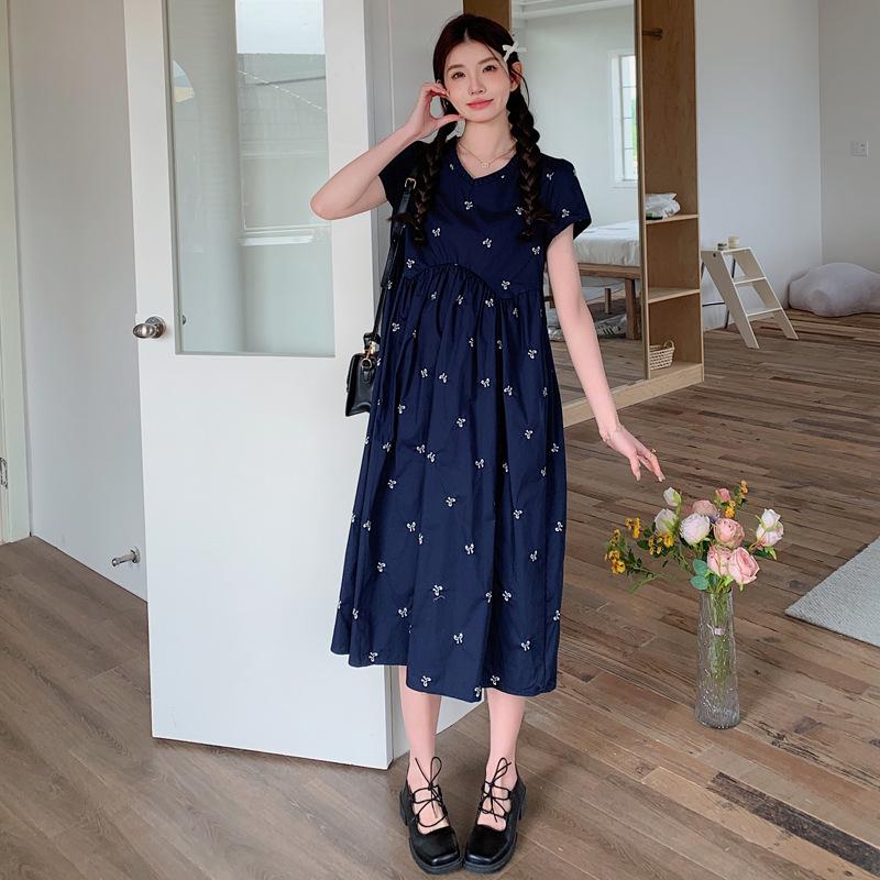 Elegant 2026 Summer Maternity Dress: Comfortable Korean-Style with Sweet Bow and Embroidery L Темно-синій
Elegant 2026 Summer Maternity Dress: Comfortable Korean-Style with Sweet Bow and Embroidery L Темно-синій