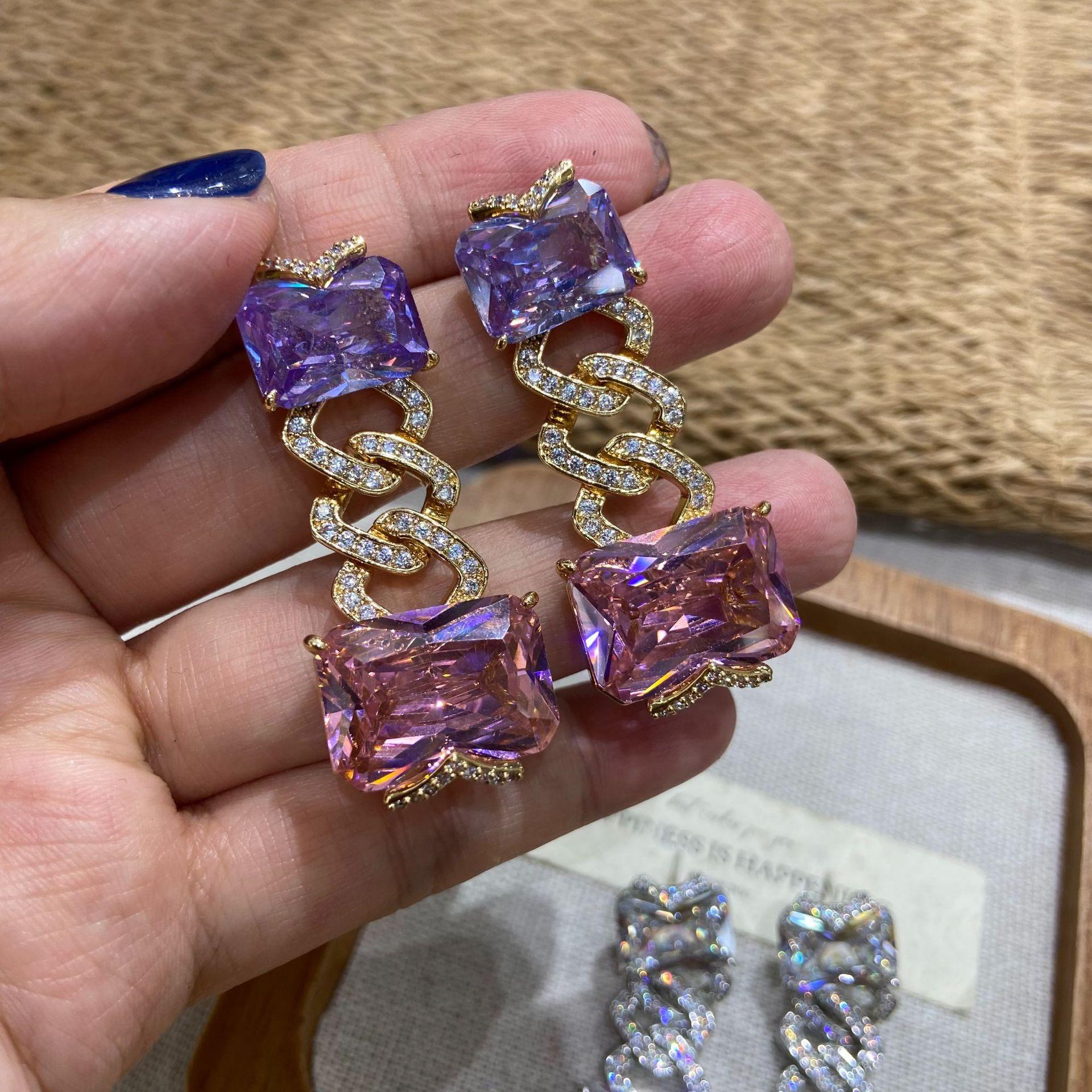 Emerald Geometric Square Niche Design Versatile Earrings Light Luxury High Sense Micro Zircon Autumn And Winter Earrings
Emerald Geometric Square Niche Design Versatile Earrings Light Luxury High Sense Micro Zircon Autumn And Winter Earrings