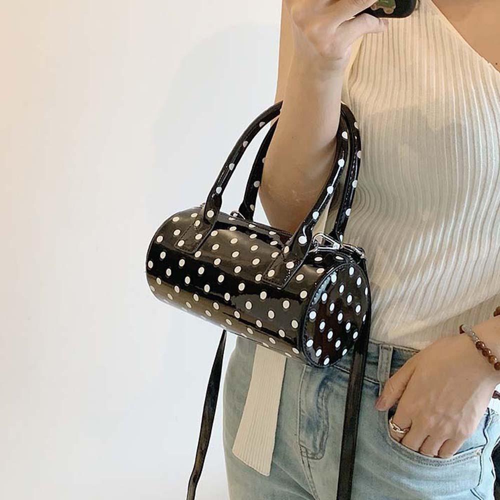 Polyester Polka Dot Cylindrical Bag Anti-Splash Water PU Shoulder Bag Spicy Girl Handbag Women білий 
Polyester Polka Dot Cylindrical Bag Anti-Splash Water PU Shoulder Bag Spicy Girl Handbag Women білий