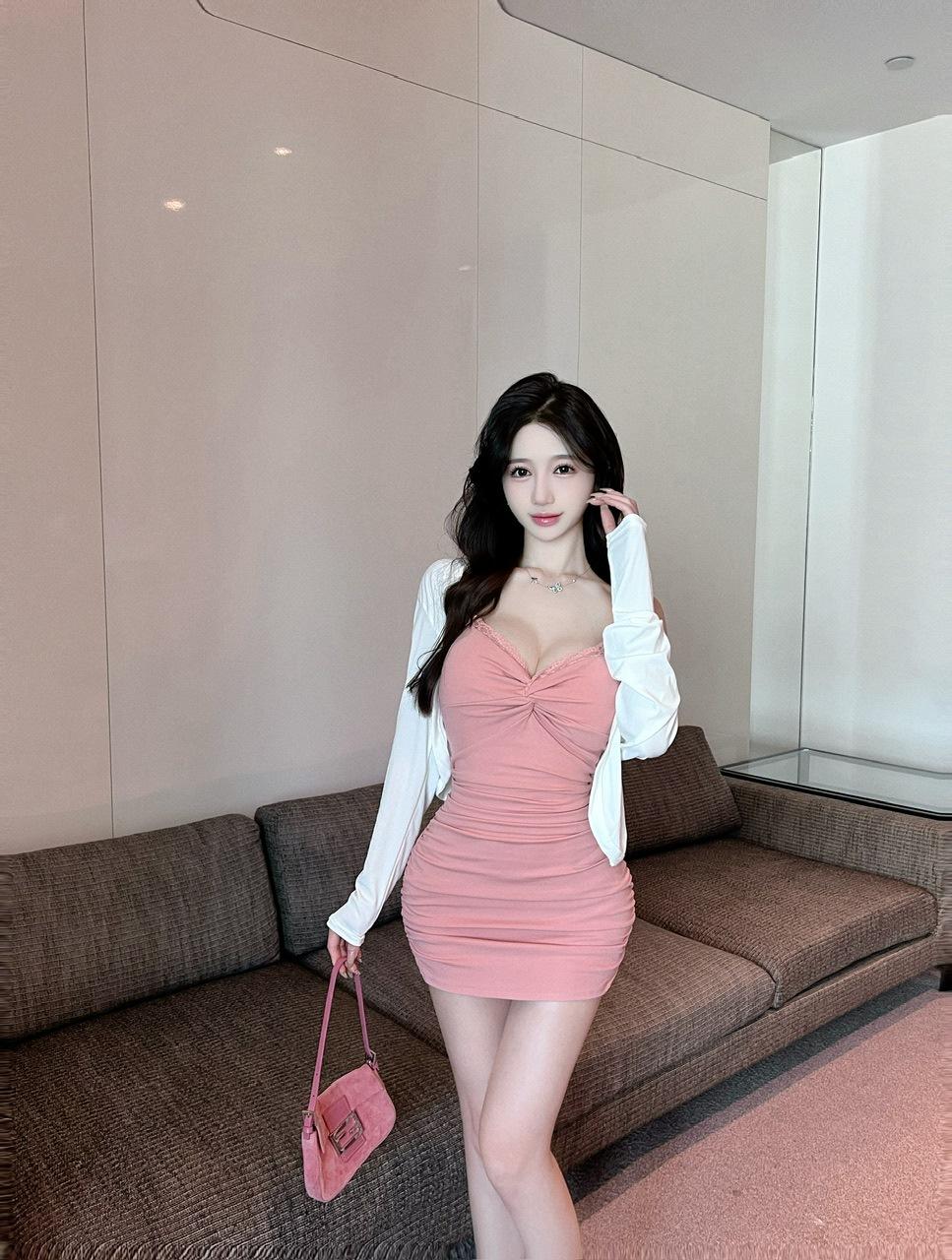 Sexy summer fashion low-cut V-neck kinked slim solid color pleated backless suspender dress women L рожевий
Sexy summer fashion low-cut V-neck kinked slim solid color pleated backless suspender dress women L рожевий