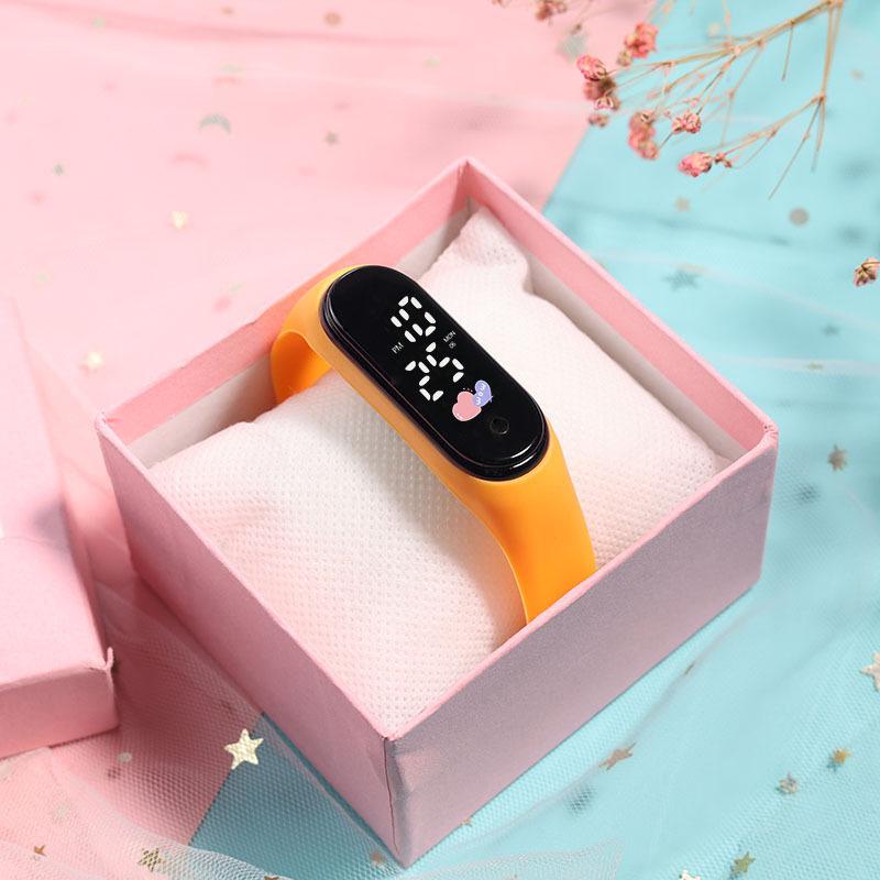 Heart-Shaped LED Digital Watch for Back-to-School - Trendy, Minimalist, Waterproof Design for Elementary Students
Heart-Shaped LED Digital Watch for Back-to-School - Trendy, Minimalist, Waterproof Design for Elementary Students