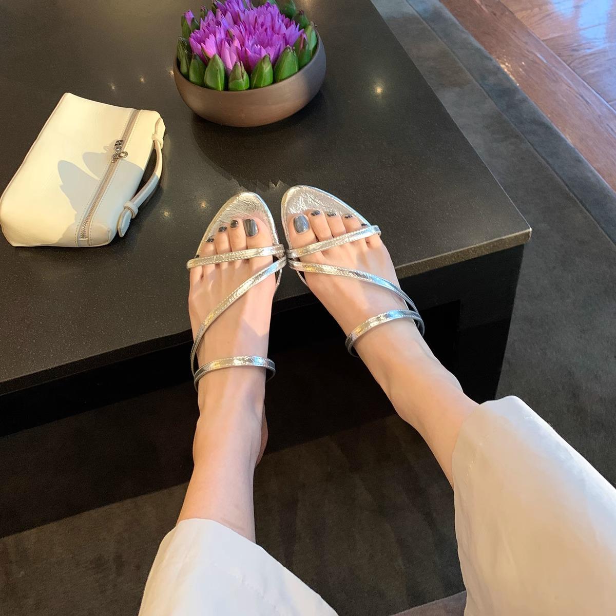 Sheepskin version~ New temperament pointed leather round head open-toed thin strap small heel sandals women s summer slippers 34
Sheepskin version~ New temperament pointed leather round head open-toed thin strap small heel sandals women s summer slippers 34