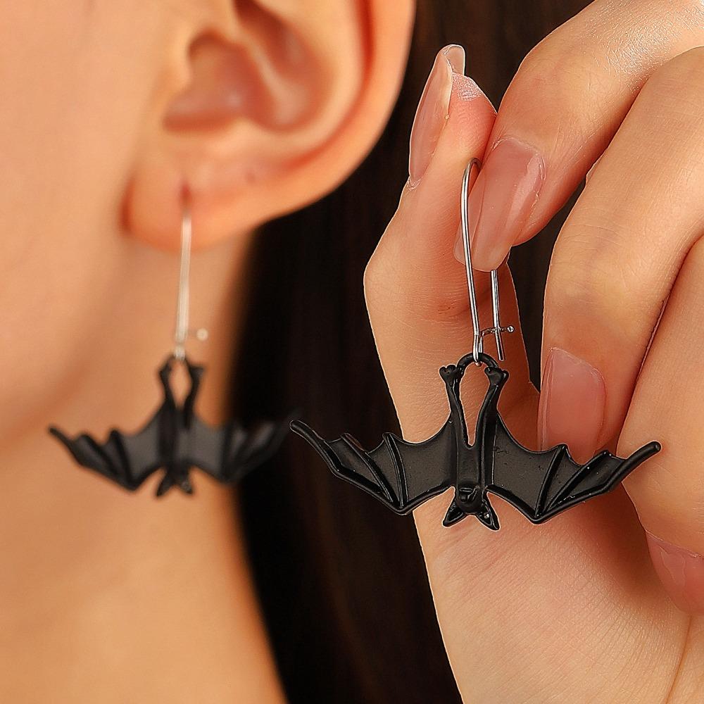 Retro Bat Earrings Creative Simulated Animal Pendant Gothic Decor Halloween Earrings Festival срібний
Retro Bat Earrings Creative Simulated Animal Pendant Gothic Decor Halloween Earrings Festival срібний