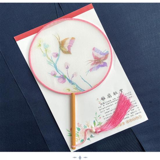 Традиционный древний веер в китайском стиле
Традиционный древний веер в китайском стиле