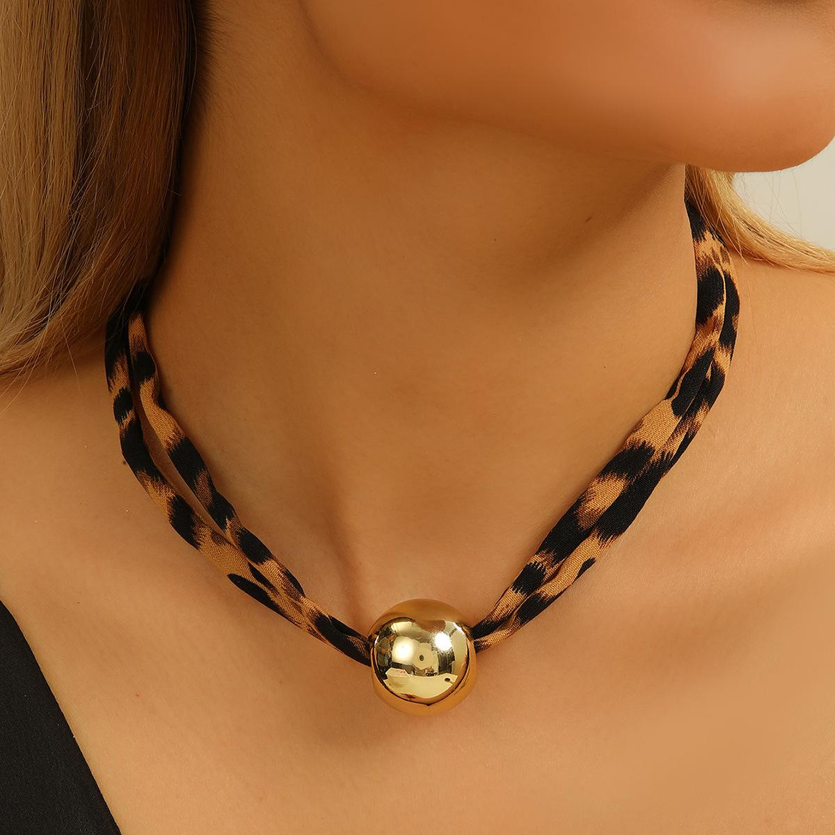 Star Pendant Necklace Women Sexy Leopard Print Cotton Choker Necklace Fashion Party Jewelry Gift
Star Pendant Necklace Women Sexy Leopard Print Cotton Choker Necklace Fashion Party Jewelry Gift