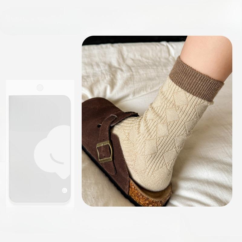 Women s Autumn and Winter Thickened Warm Color Contrast Wool Drum Pile Socks 1 pair
Women s Autumn and Winter Thickened Warm Color Contrast Wool Drum Pile Socks 1 pair