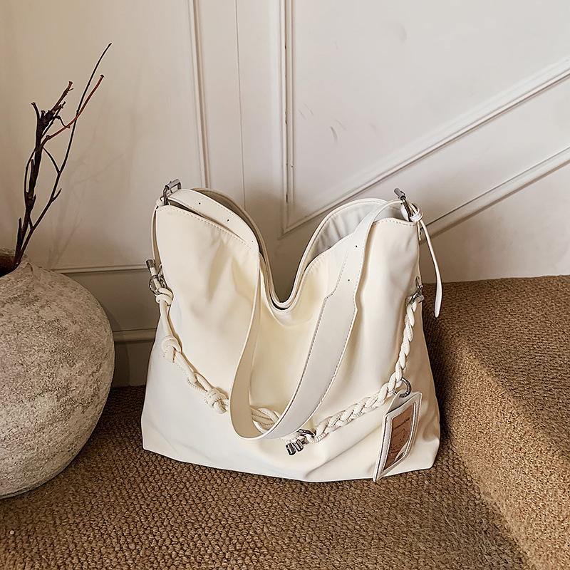 Casual large-capacity bag for women2026New casual commuter versatile shoulder crossbody bag for college students білий
Casual large-capacity bag for women2026New casual commuter versatile shoulder crossbody bag for college students білий