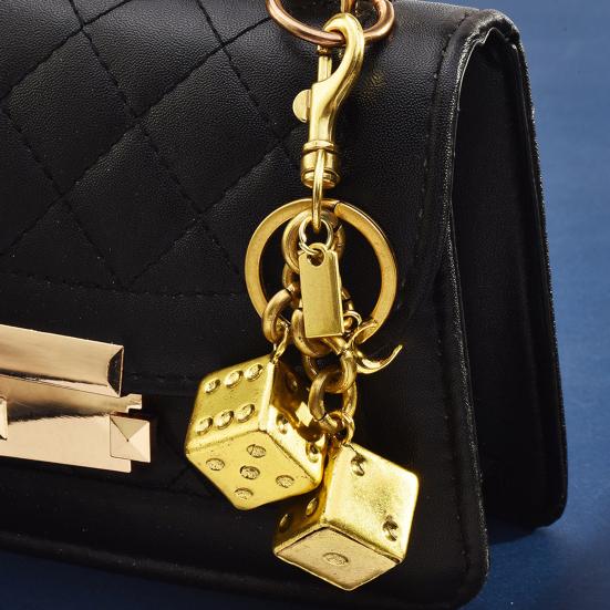 Golden Dice Keychain Pendant Portable Lucky Charm Multifunctional Bag Charm Key Ring Backpack Accessory срібний
Golden Dice Keychain Pendant Portable Lucky Charm Multifunctional Bag Charm Key Ring Backpack Accessory срібний