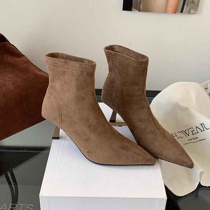 Brown short boots women s high heels new spring and autumn suede French small ankle boots elastic pointed fashion thin boots 39 хаки
Brown short boots women s high heels new spring and autumn suede French small ankle boots elastic pointed fashion thin boots 39 хаки